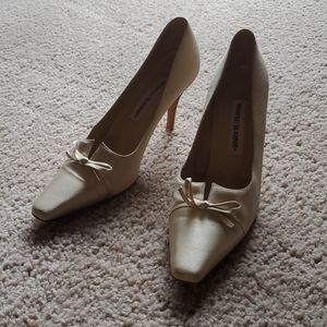 Authentic Manolo Blahnik 38.5 or 7.5B Nude Pumps